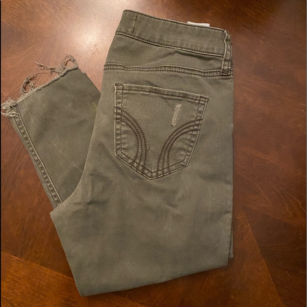 Hollister skinny jeans 27 /25